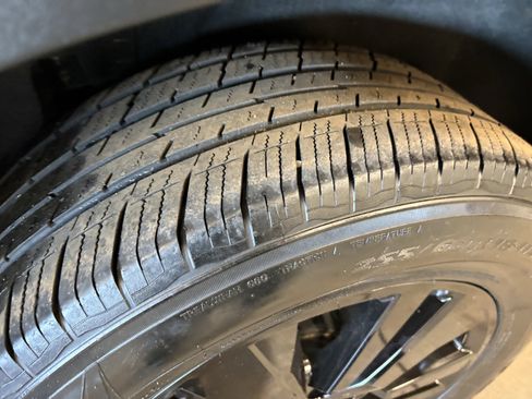 Used 2023 Nissan Pathfinder SL image 34