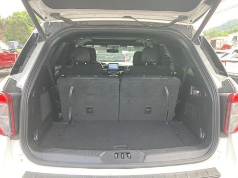 Used 2024 Ford Explorer ST-Line w/ Class IV Trailer Tow Package AWD/4WD image 11