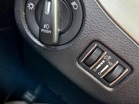 Used 2018 Dodge Grand Caravan GT image 23