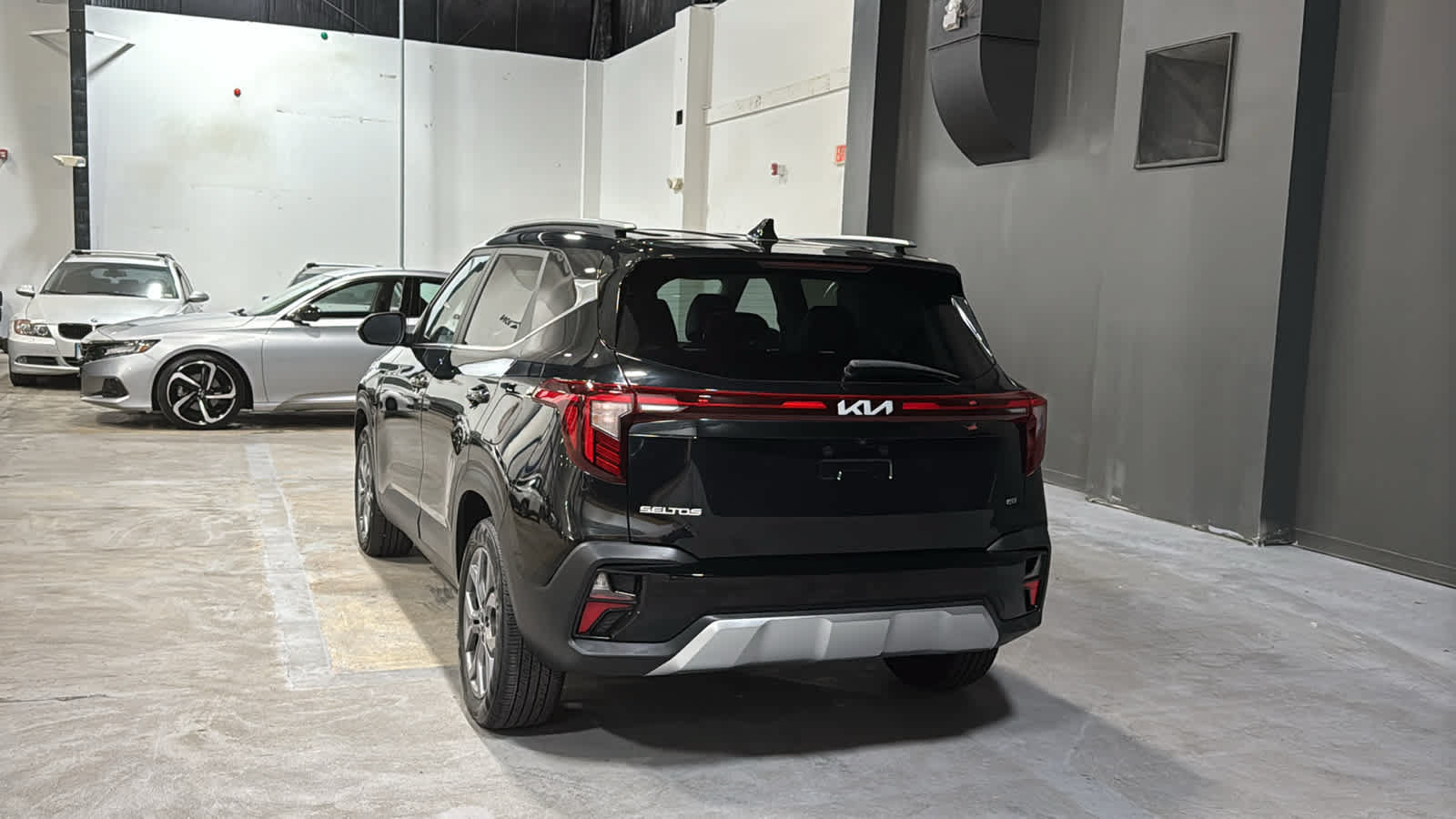 Used 2024 Kia Seltos S AWD/4WD image 6