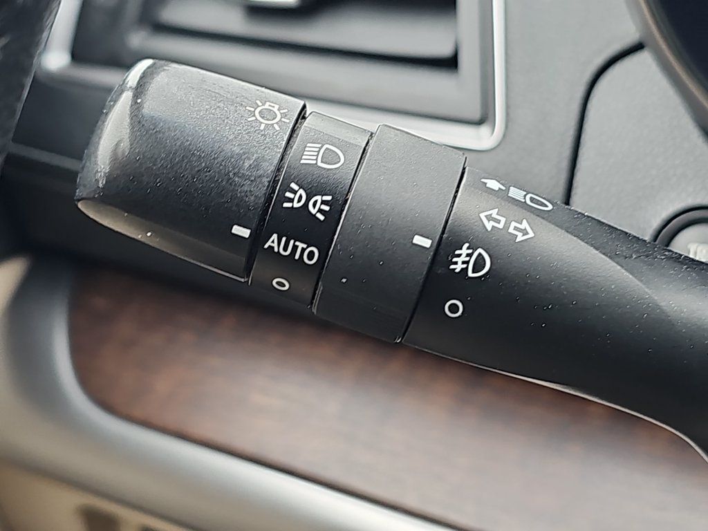 Used 2018 Subaru Outback 2.5i Limited AWD/4WD image 36