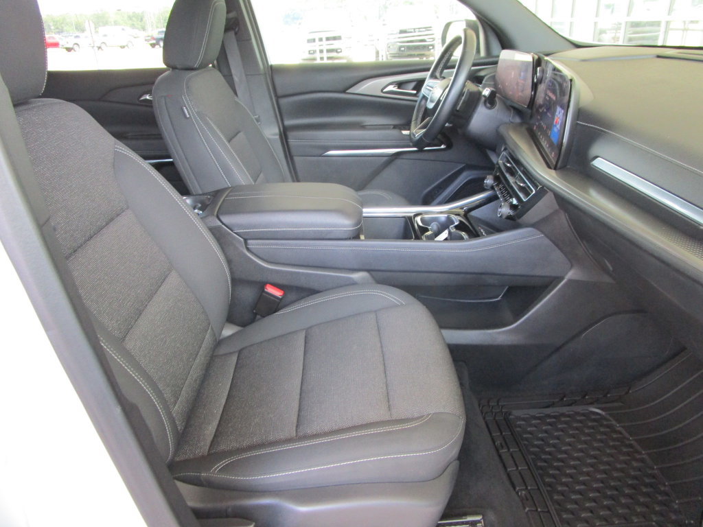 Used 2025 Chevrolet Traverse LT FWD image 26