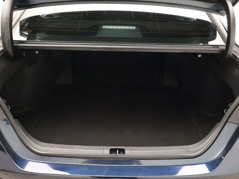 Certified 2019 Toyota Camry SE image 22