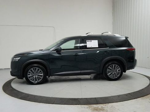 Used 2025 Nissan Pathfinder SL w/ SL Premium Package FWD image 4