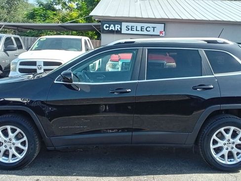 Used 2015 Jeep Cherokee Latitude AWD/4WD image 8