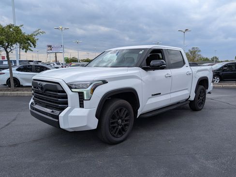 Used 2026 Toyota Tundra Limited AWD/4WD image 4