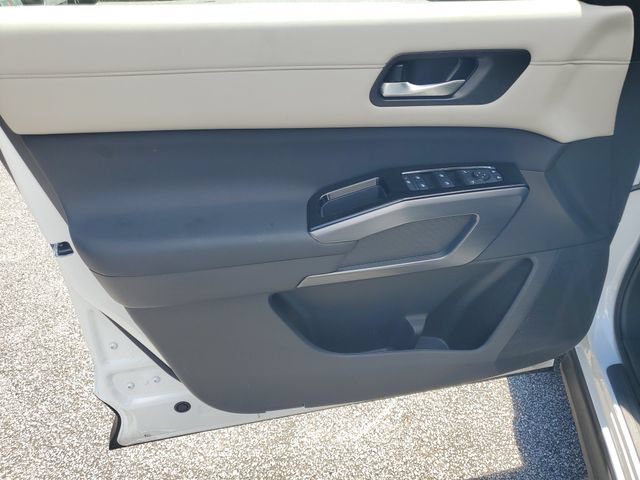 Certified 2025 Nissan Pathfinder SL FWD image 27