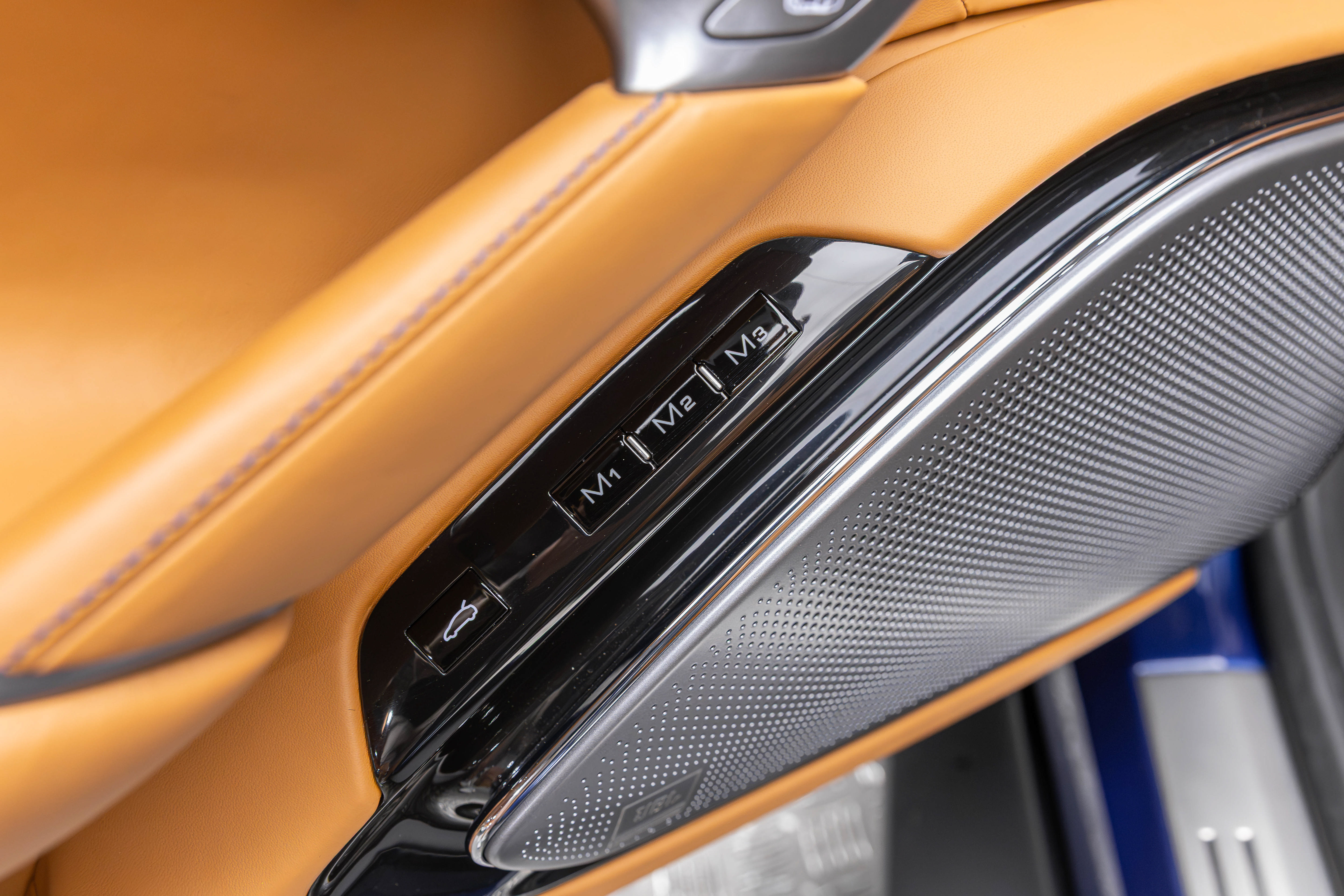 Used 2025 Ferrari Roma Spider RWD image 13