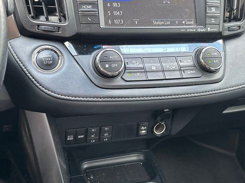 Used 2016 Toyota RAV4 Limited FWD image 11