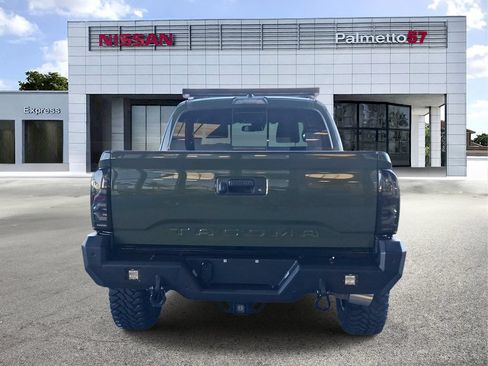 Used 2021 Toyota Tacoma TRD Sport AWD/4WD image 5