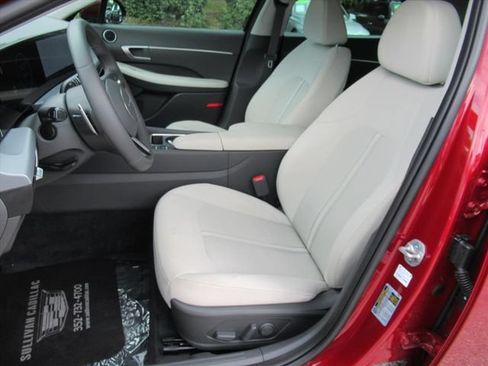 Used 2024 Hyundai Sonata SEL w/ Convenience Package FWD image 17