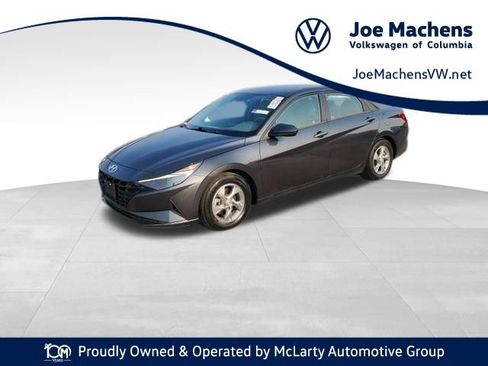 Used 2021 Hyundai Elantra SE FWD image 1