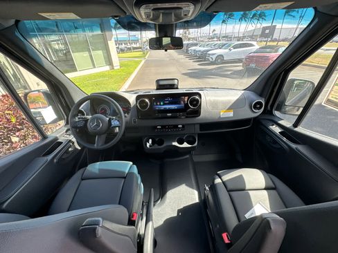 New 2025 Mercedes-Benz Sprinter 2500 image 6