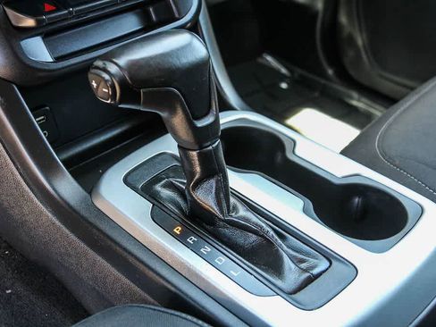 Used 2017 Chevrolet Colorado LT w/ LT Convenience Package RWD image 18