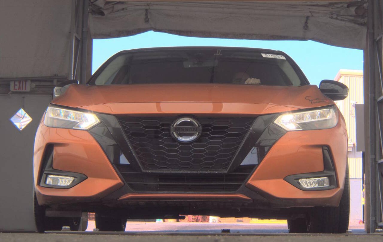 Used 2023 Nissan Sentra SR w/ Electronics Package FWD image 3