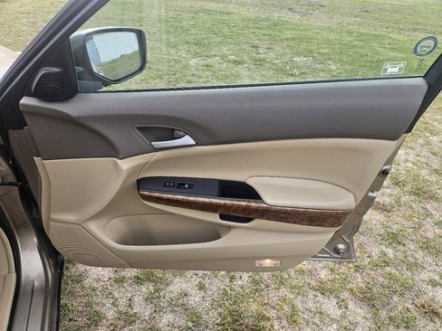 Used 2009 Honda Accord EX image 20