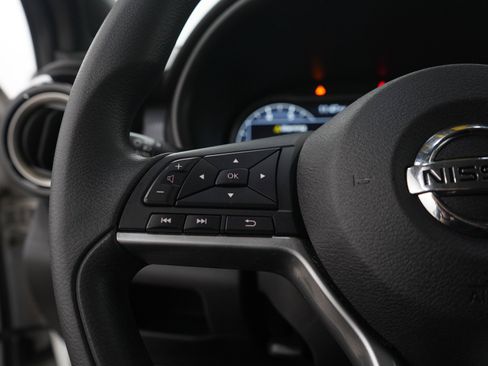 Used 2018 Nissan Kicks SV FWD image 22