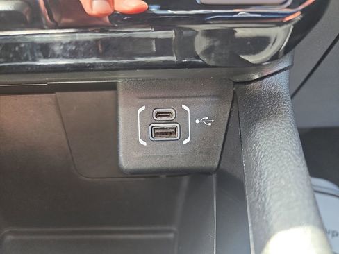 Used 2025 Jeep Compass Trailhawk AWD/4WD image 23