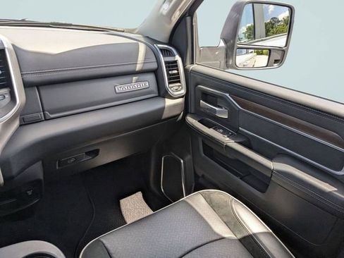 Used 2024 RAM 2500 Laramie AWD/4WD image 16