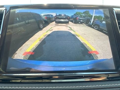 Used 2023 Chrysler Pacifica Limited AWD/4WD image 31