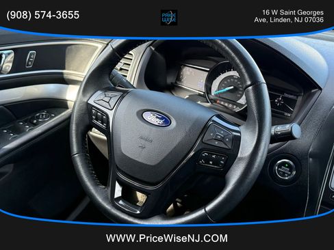 Used 2017 Ford Explorer XLT w/ Equipment Group 202A image 11