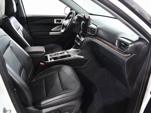 Used 2023 Ford Explorer Limited w/ Limited Technology Package image 10