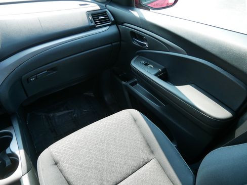 Used 2023 Honda Ridgeline Sport image 11