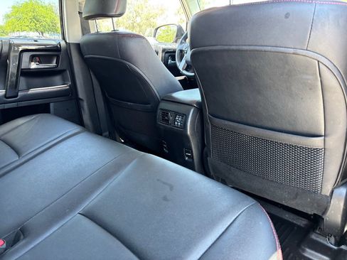 Used 2018 Toyota 4Runner TRD Off-Road Premium AWD/4WD image 11