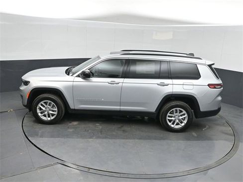 New 2025 Jeep Grand Cherokee L Laredo image 35