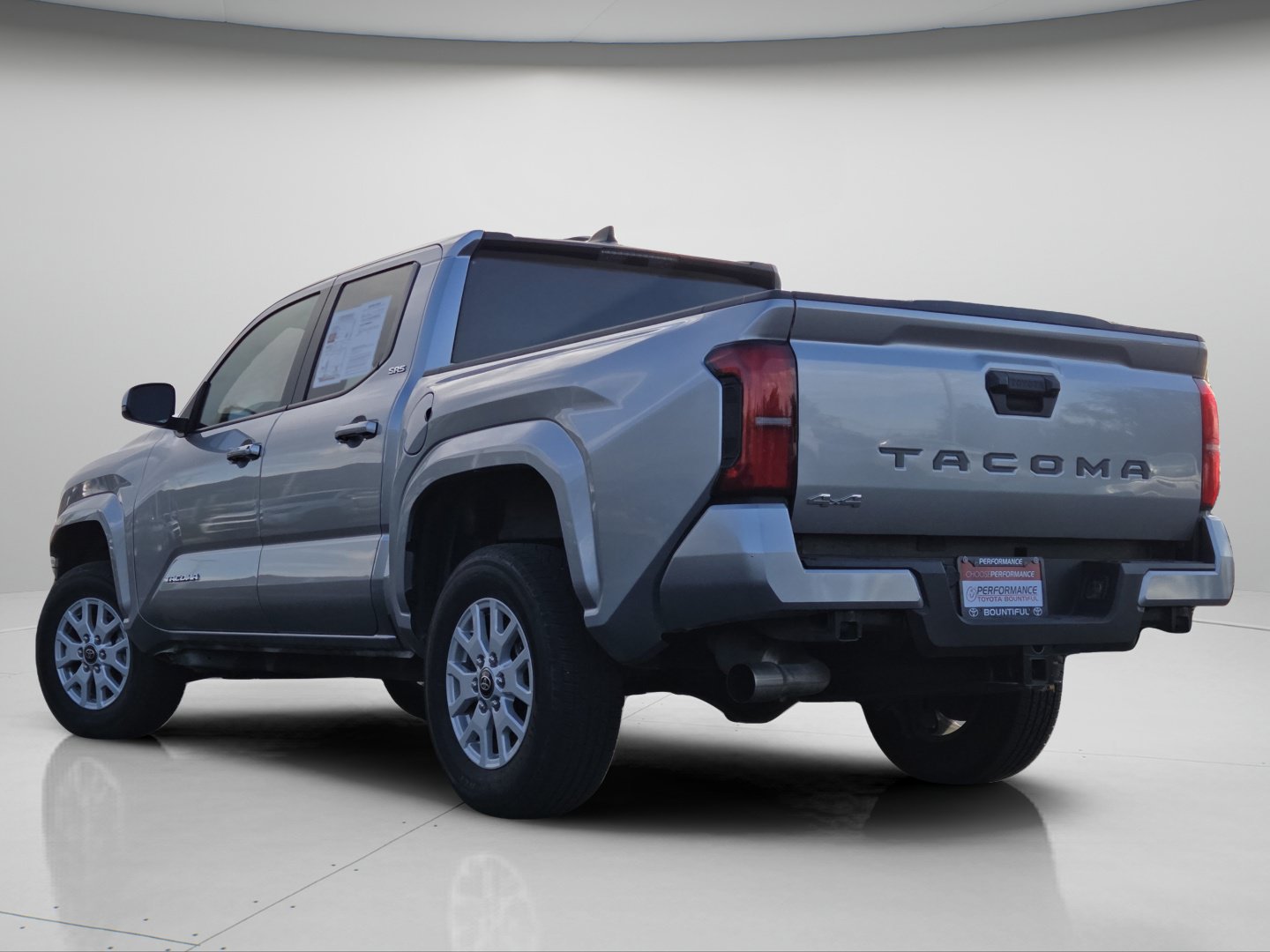 Used 2025 Toyota Tacoma SR5 AWD/4WD image 20