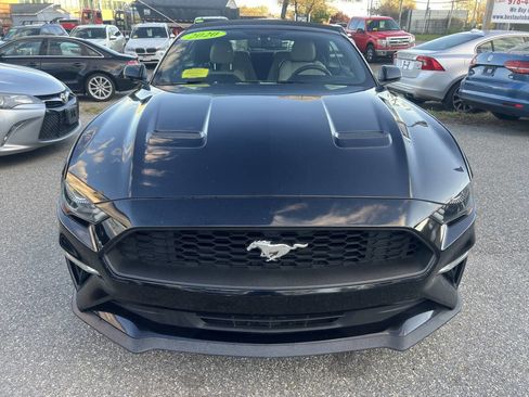 Used 2020 Ford Mustang Premium RWD image 4