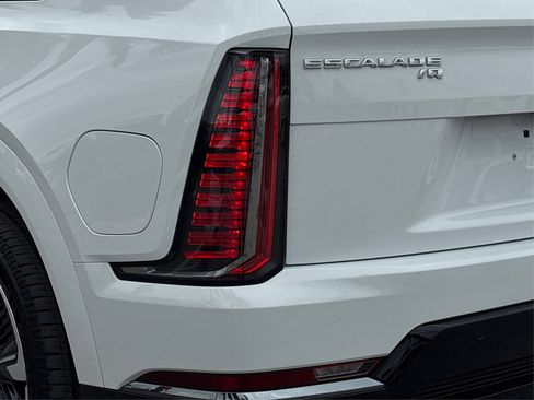 Used 2025 Cadillac Escalade IQ Sport 2 image 17