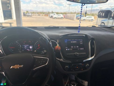 Used 2021 Chevrolet Equinox LT FWD image 8