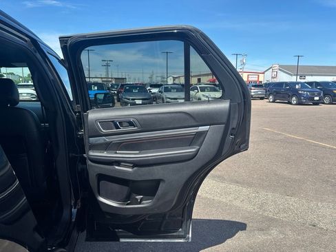 Used 2017 Ford Explorer Sport w/ Equipment Group 401A AWD/4WD image 41