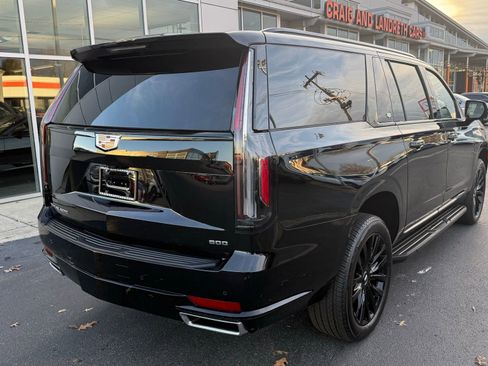 Used 2024 Cadillac Escalade ESV Premium Luxury image 4