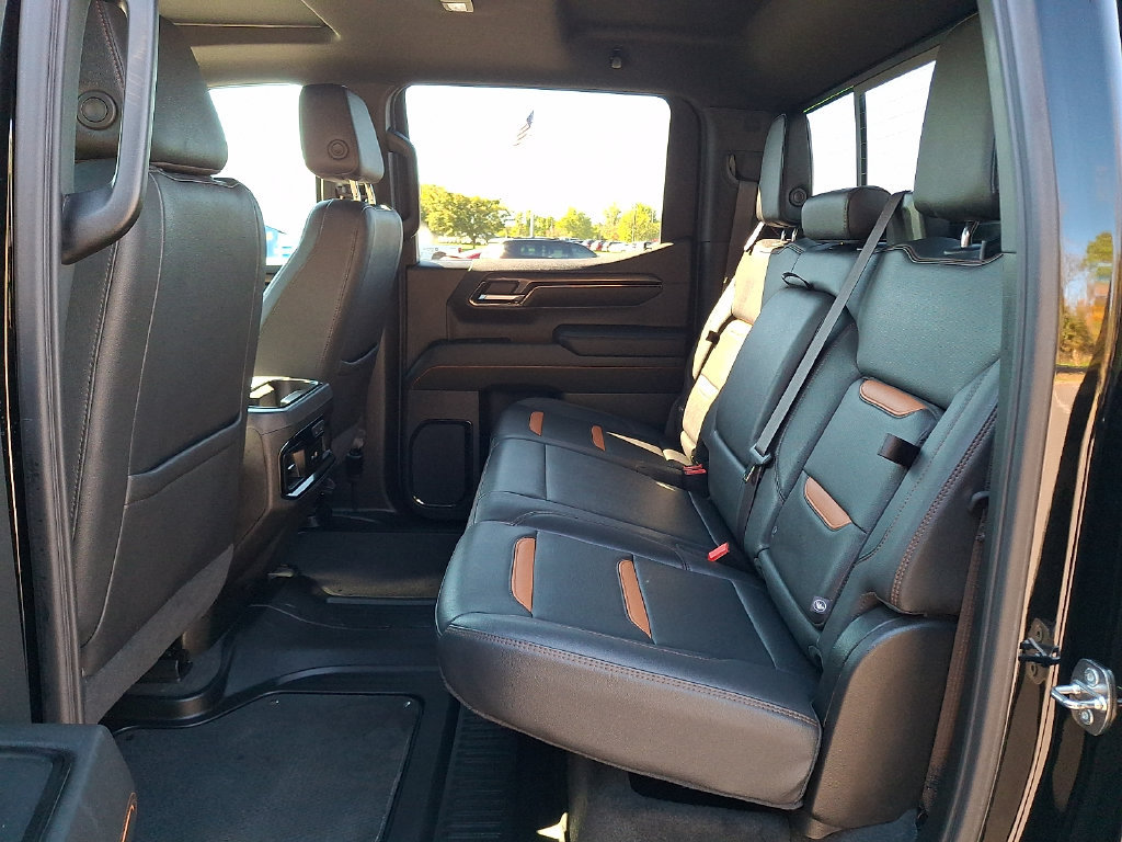 Used 2024 GMC Sierra 1500 AT4 w/ Technology Package AWD/4WD image 13