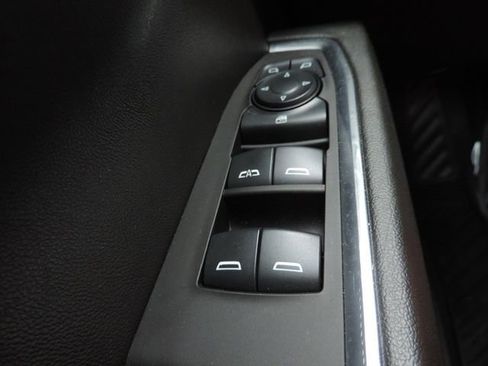 Used 2025 Chevrolet Silverado 1500 LT RWD image 26