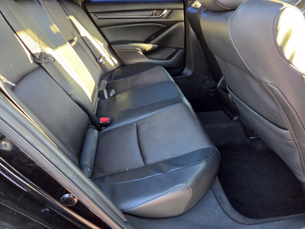 Used 2018 Honda Accord Sport image 18