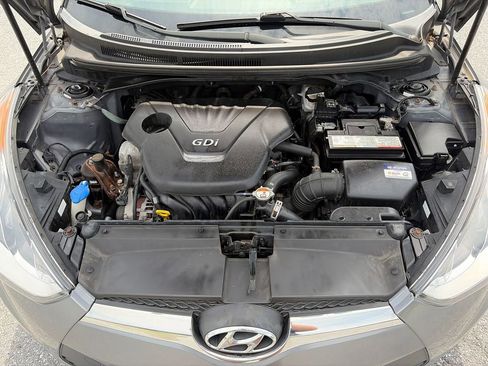 Used 2017 Hyundai Veloster FWD image 21