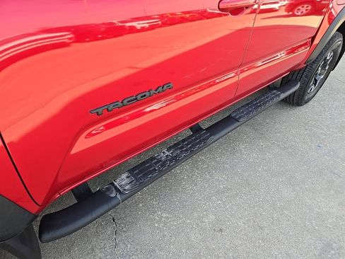 Used 2022 Toyota Tacoma TRD Sport AWD/4WD image 18
