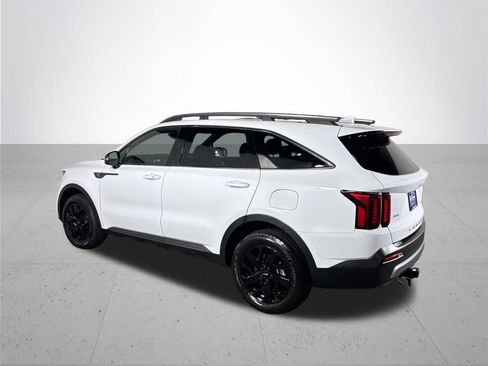 Used 2022 Kia Sorento S w/ Panoramic Sunroof Package AWD/4WD image 8