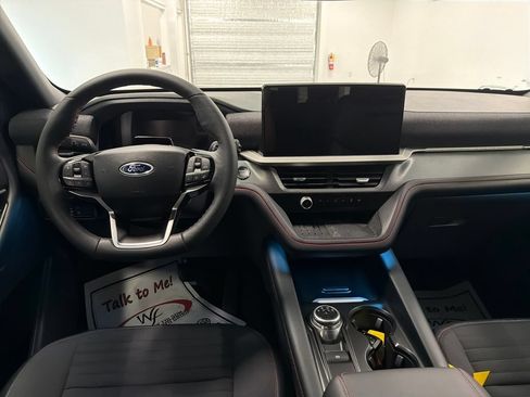 Used 2025 Ford Explorer ST-Line w/ Premium Package RWD image 14