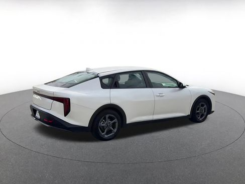 Used 2025 Kia K4 LXS FWD image 12