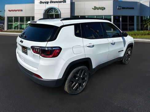 New 2026 Jeep Compass Latitude image 9
