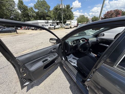 Used 2004 Mitsubishi Lancer OZ Rally FWD image 9