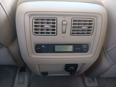 Used 2015 Nissan Pathfinder SL FWD image 23