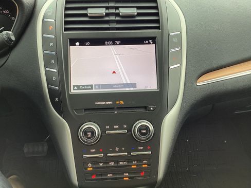 Used 2019 Lincoln MKC Select w/ Select Plus Package AWD/4WD image 20