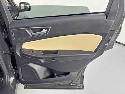 Used 2023 Ford Edge SE image 39