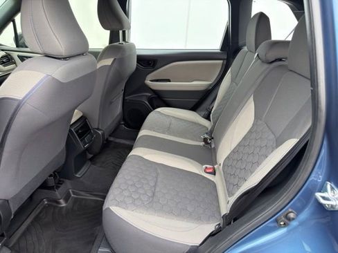 Used 2025 Subaru Forester AWD/4WD image 19