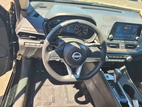 Certified 2025 Nissan Altima 2.5 SV FWD image 30